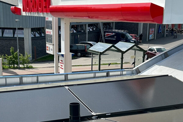NORDOEL Uetersen mit Solaranlage